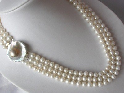 18""-20"" 3-strands 7-8mm white pearl &mabe clasp
