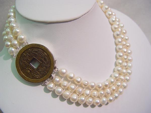18""-20"" 3-strands white pearl &coin clasp