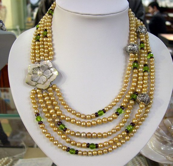5rows Gold Cultured Pearl Gems Necklace Carved shell