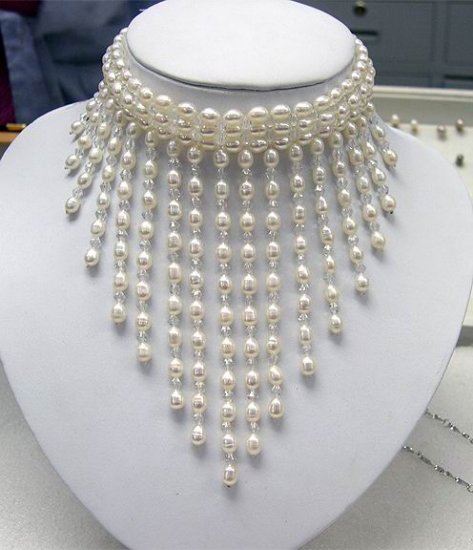 ATTRACTIVE White Cultured Pearl Necklace