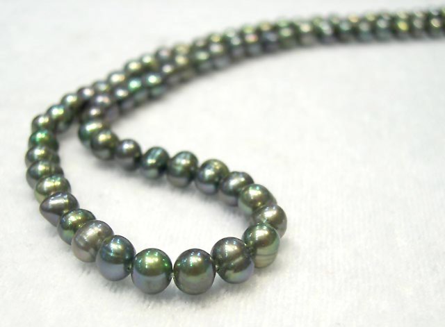 BAROQUE 8-9mm peacock green CULTURED Pearl necklace