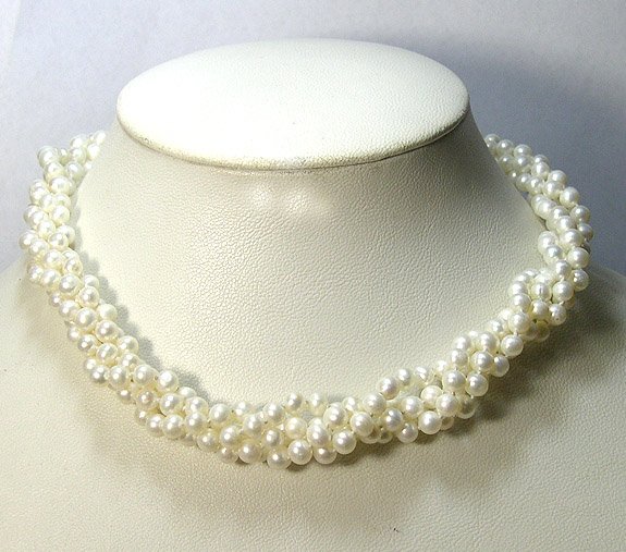 BEAUTIFUL 4ROWS ROUND CULTURED PEARL NECKLACE