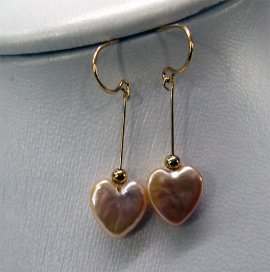 Beautiful golden Cultured PEARL Earring of 18kgp