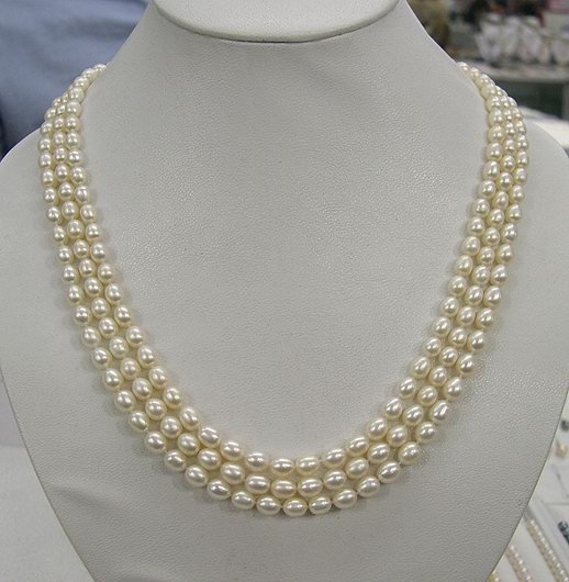 CHARMING 3rows WHITE Cultured Pearl Necklace 925s