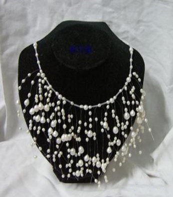 CHARMING WHITE CULTURED PEARL NECKLACE