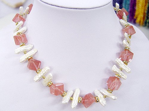 CHARMING WHITE CULTURED PEARL & CRYSTAL NECKLACE