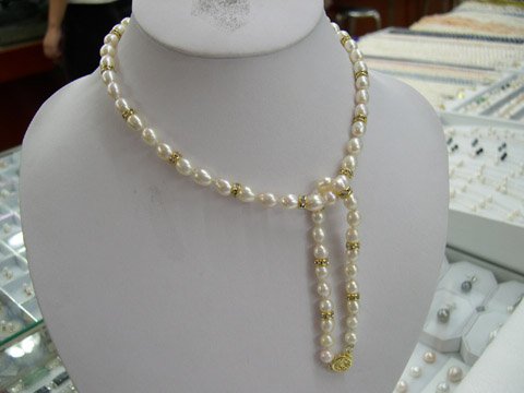 Charming 16'' 6-7 white Cultured Pearl necklace & bracelet