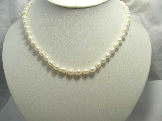 ELEGANT 17'' CULTURED WHITE PEARL NECKLACE