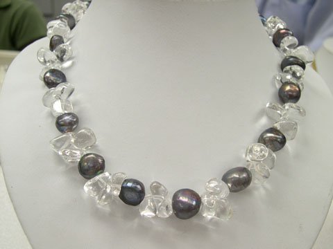 Excelent 17'' white crystal & black FW pearls Necklace