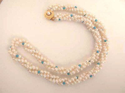 Excelent 18'' 3rows white cultured pearls necklace