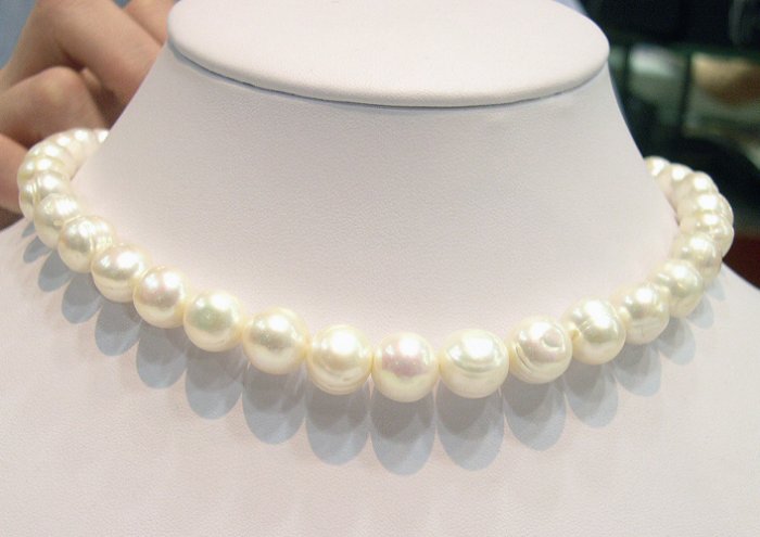 Excelent ONE PIECE White Cultured Pearl NECKLACE