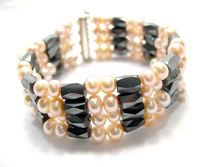 Flowery 4rows pink cultured pearl & magnet bracelet 925s