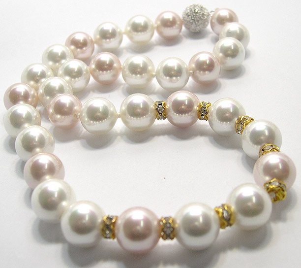 SUPERB 12mm WHITE PINK SOUTH SEA SHELL PEARL NECKLACE