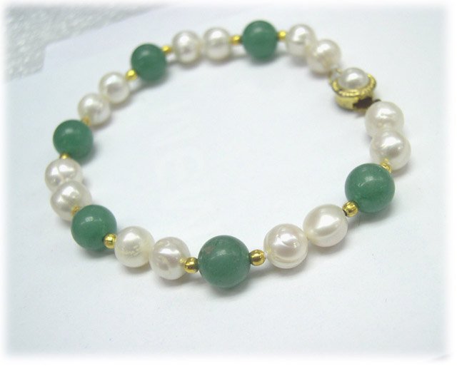 Single row 7.5'' pearl & jade bracelet