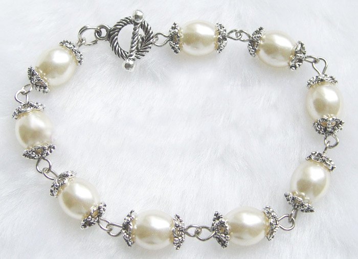 UNIQUE WHITE Genuine Cultured Pearl Bracelet