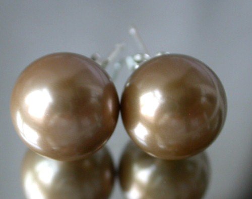 Beauty 12mm champagne Seashell pearl silver stud earring
