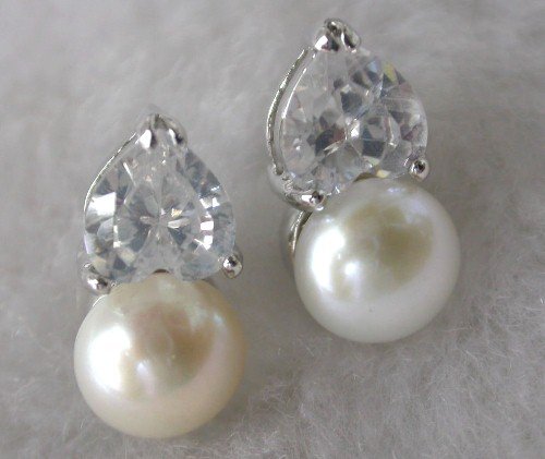 Beauty 8mm white FW pearl rhinestone earring