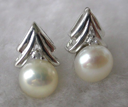 Beauty 8mm white FW pearl tree earring
