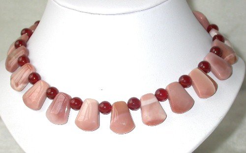 Graceful 17'' 10x15mm pink stone red agate necklace