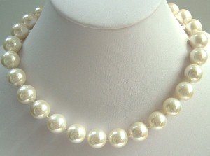 17'' 12mm white sea shell pearls necklace
