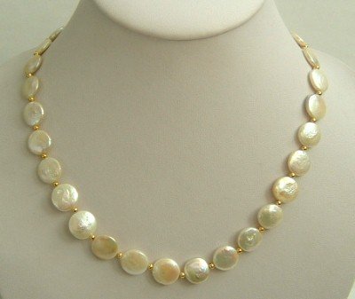 19'' long round coin freshwater peals necklace