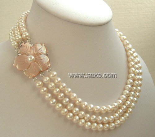 Elegant 3 strand freshwater pearl shell clasp necklace