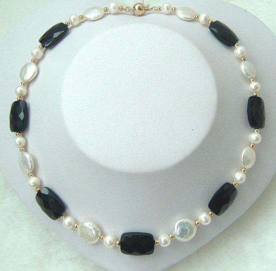 coin freshwater pearls & blackcrystal necklace