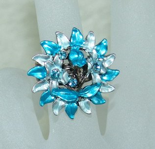 Rhinestone ring flower blue
