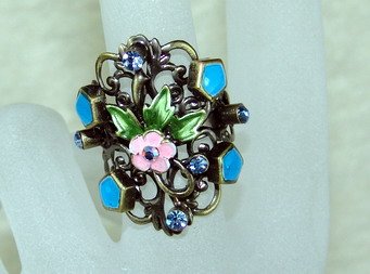 Rhinestone ring stunning blue