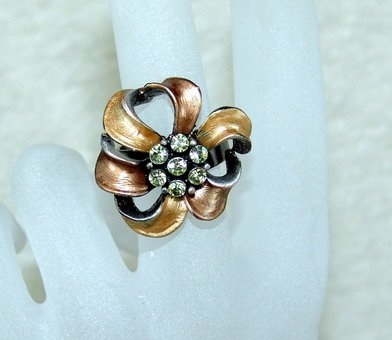 Rhinestone ring cutie golden
