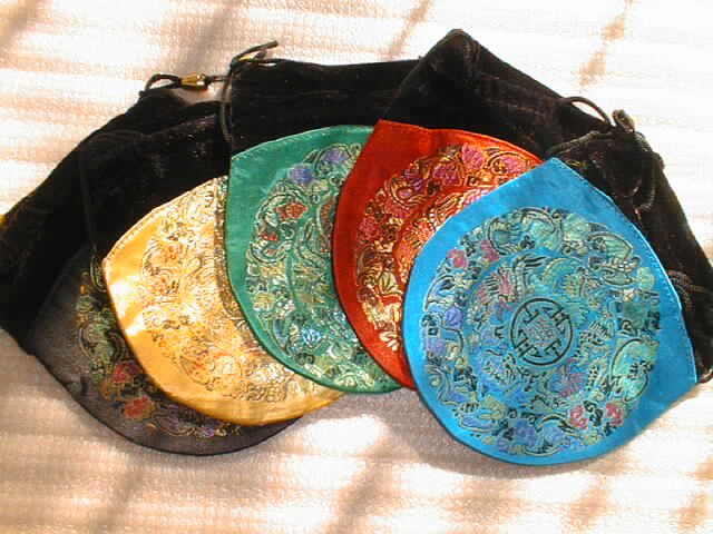 wholesale 25 pieces Chinese silk mid-size roumd shape bags