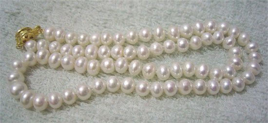 Beatific White Flat Shape Freshwater Pearl Neckalce