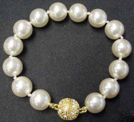 12mm white seashell pearl Bracelet