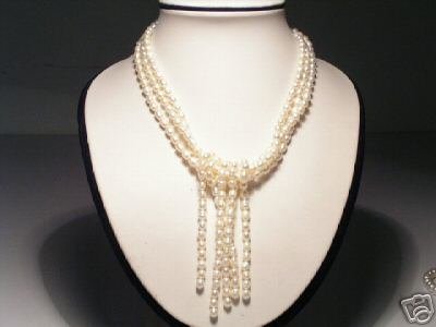 Charming Real 3-Srd White Pearls Necklace