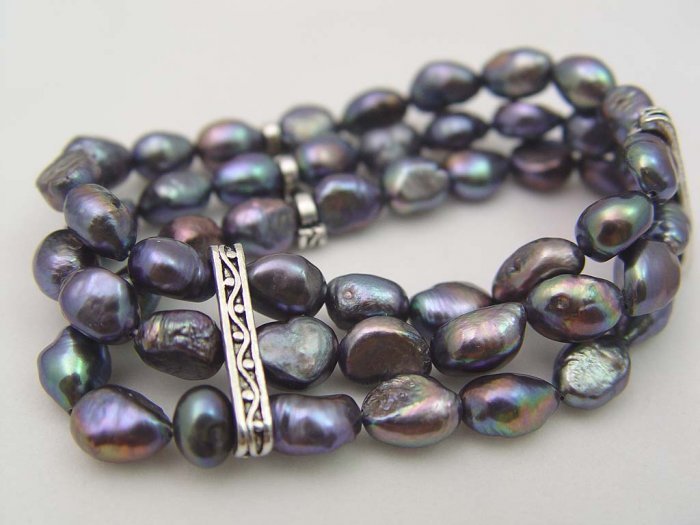 Gorgeous baroque black 3 rows pearl bracelet