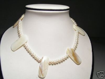 Lovely Real White FW Pearls&Shell Necklace