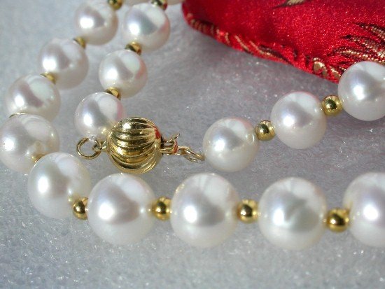 20'' 9mm white round cultured pearls necklace 9k gold