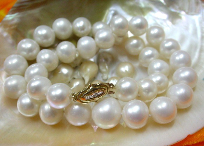 RARE 15mm graduated round white pearls Necklace