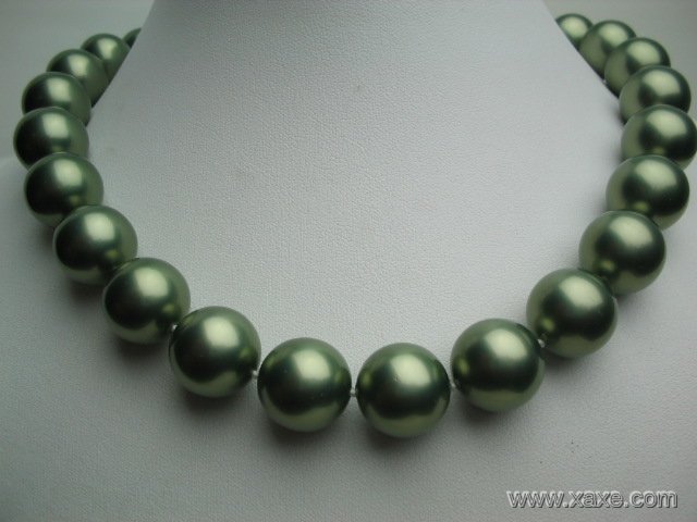Huge 17"" 16mm green seashell pearl necklace