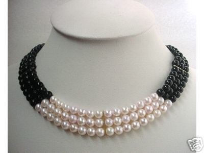 16-17'' 3-ROW SEASHELL PEARL & ONYX NECKLACE 14K GOLD