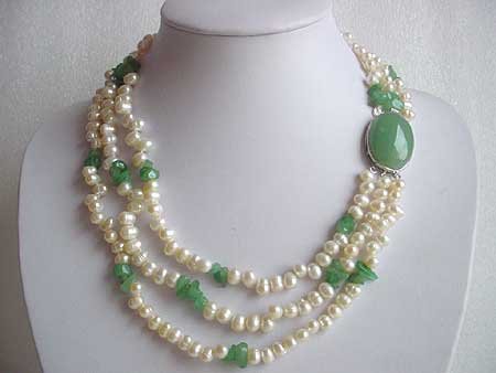 18.5-21.5'' WHITE FW PEARL NATURAL JADE NECKLACE