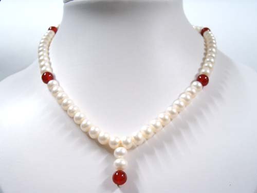 16"" white FW pearl and carnelian Necklace