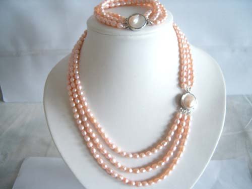 18"" triple strand FW pearl Necklace & bracelet