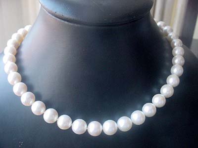 White FW pearl 10-11mm AAA ncecklace 14KGP CLASP