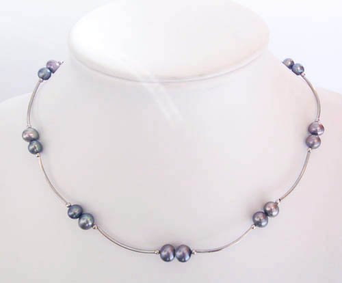 17'' black round freshwater pearl necklace