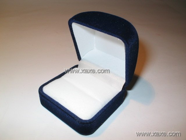 blue velvet jewelry box