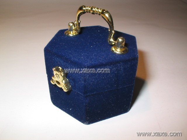 handle velvet jewelry box
