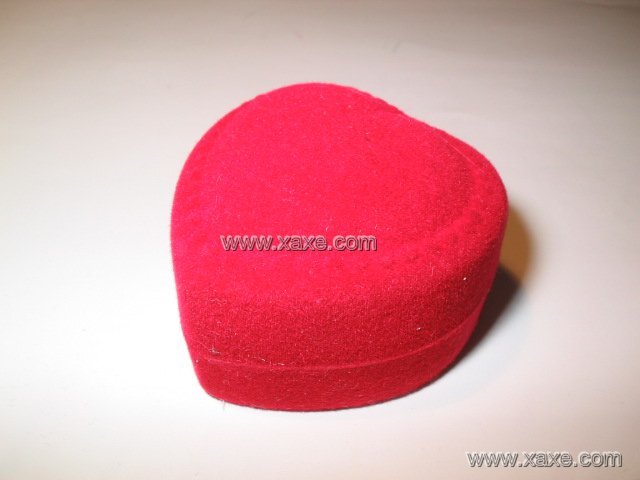 heart velvet jewelry box