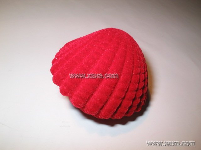 red scallop jewelry box