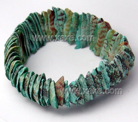 Lovely green shell bracelet